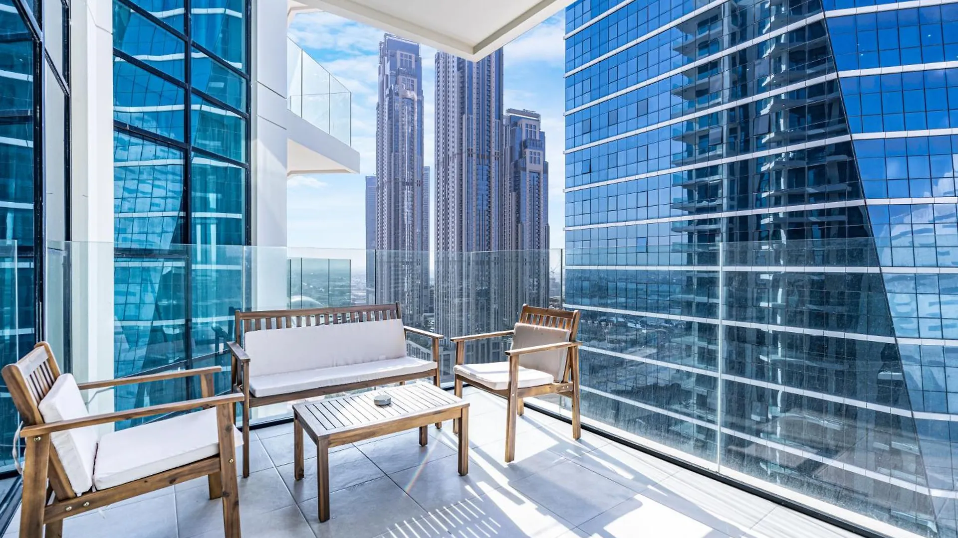 شقة Elegantly Furnished Missoni Home With Canal Views دبي الإمارات العربية المتحدة
